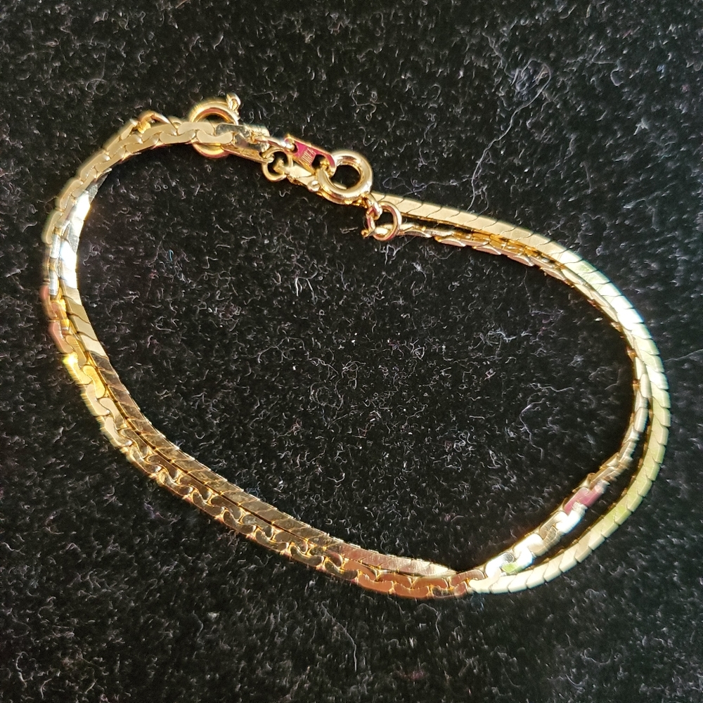 Two vintage 1980s goldtone bracelets